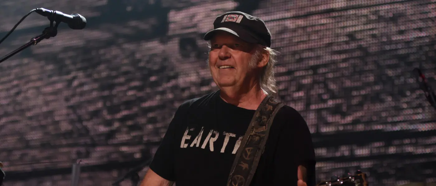 Neil Young + Promise of the Real at Farm Aid 2016 © Brian Bruner / Bruner Photo